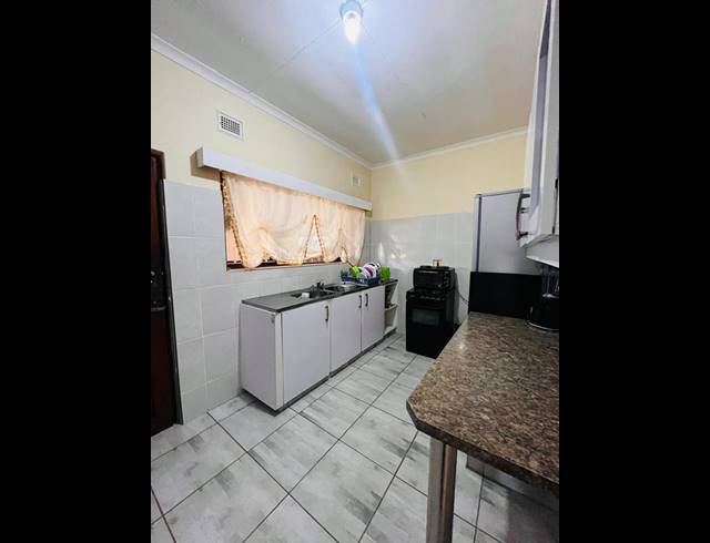 4 BEDROOM PROPERTY TO RENT IN SEA PARK